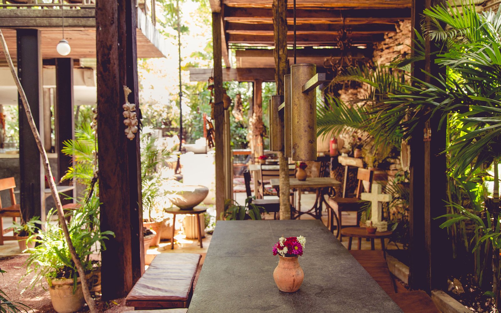 Here is your one-stop shop for outdoor dining recommendations in the Dominican Republic, Jamaica, Mexico, and Hawaii.  We asked the experts on their recommendations so you can take these fool-proof options into consideration during your vacation planning.