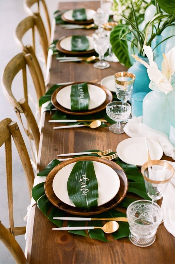 The Weddings by Funjet team is the most up to date on wedding trends that are hot for this upcoming season. For 2017, we have our eyes on everything green!