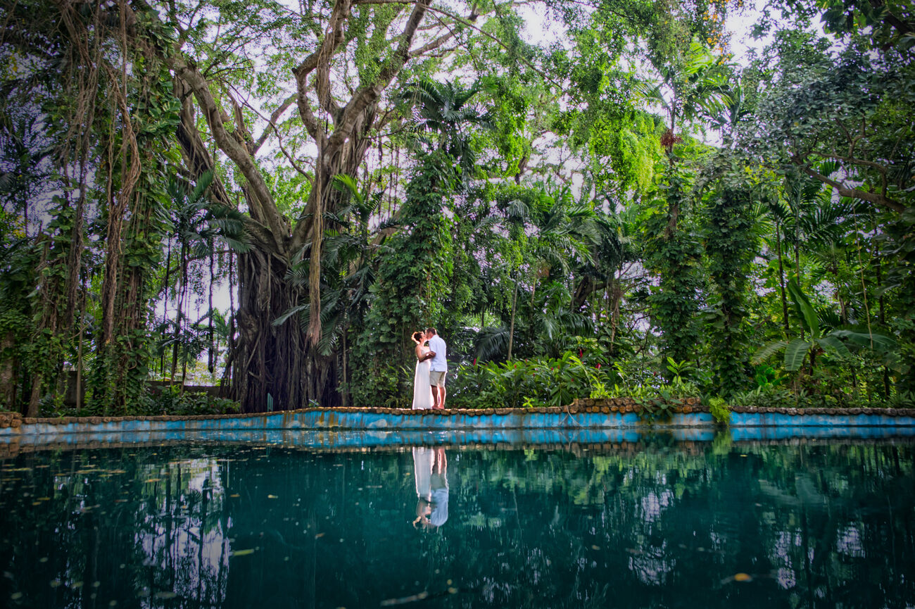 Wondering where to start with the big questions? Or simply looking for the best big picture checklist for your photography questions? Look no further, we have 13 of the best tips for destination wedding photography right here.