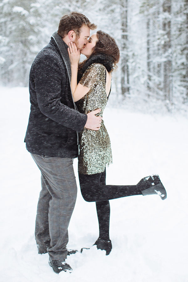 New-Years-Holiday-Engagement-Announcement