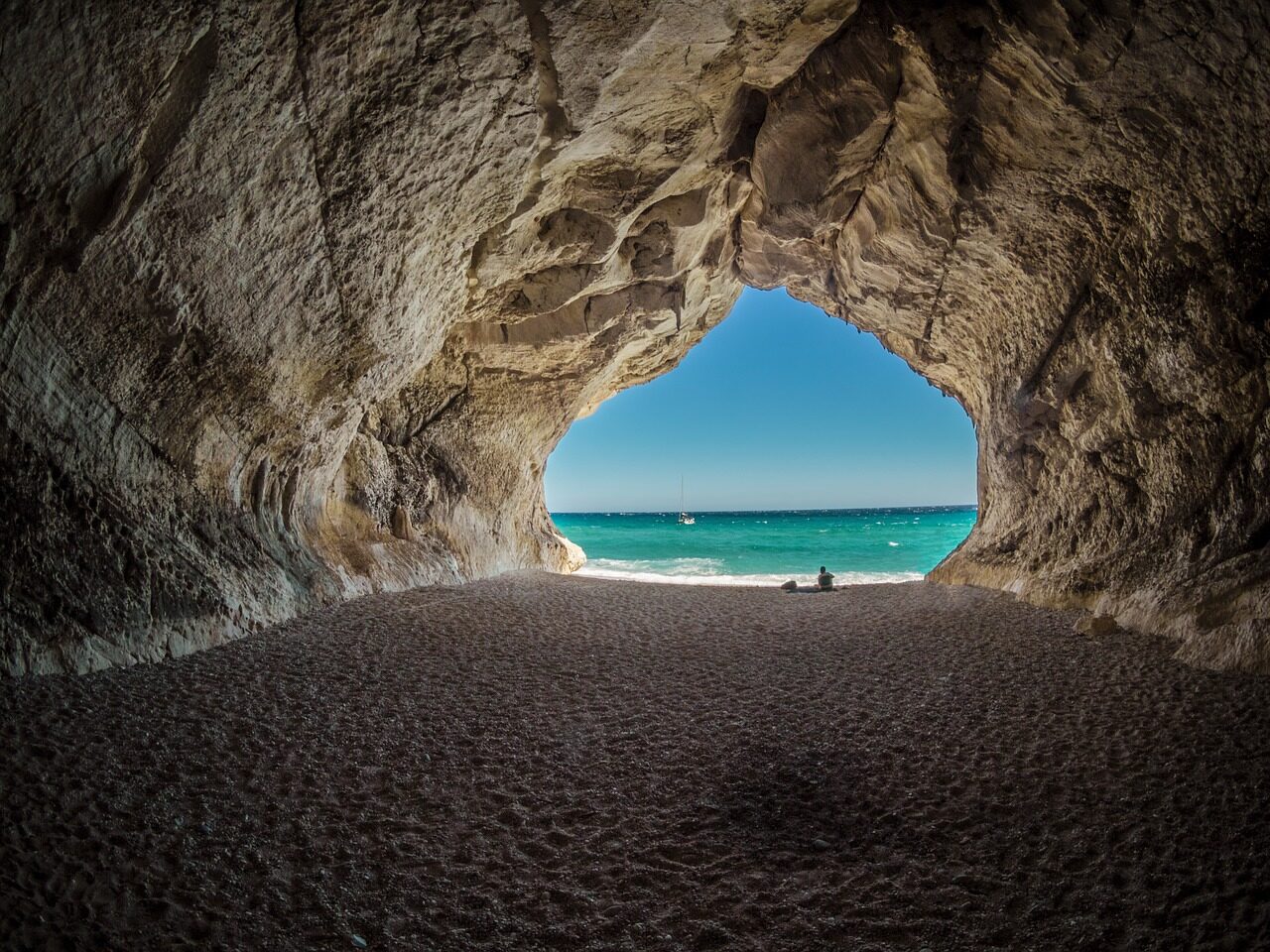 Travel-Bucket-List-2018-Fresh-Water-Cave