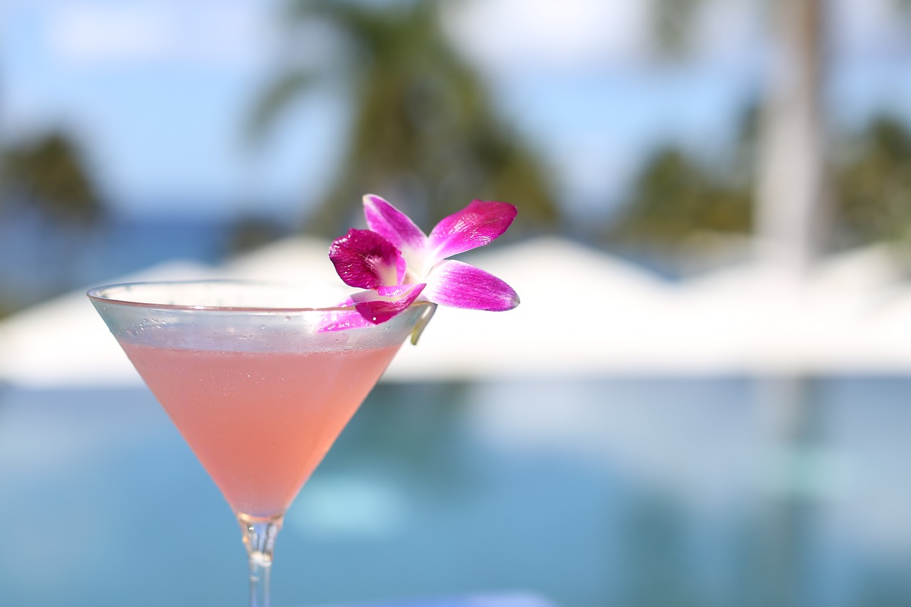 Travel-Bucket-List-2018-Hawaii-Cocktail-Maui