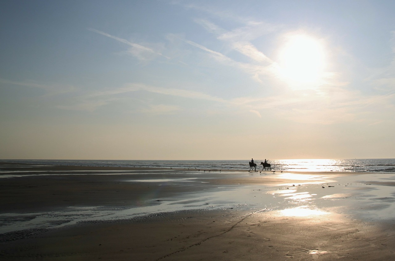 Travel-Bucket-List-2018-Horse-Back-Ride-Beach